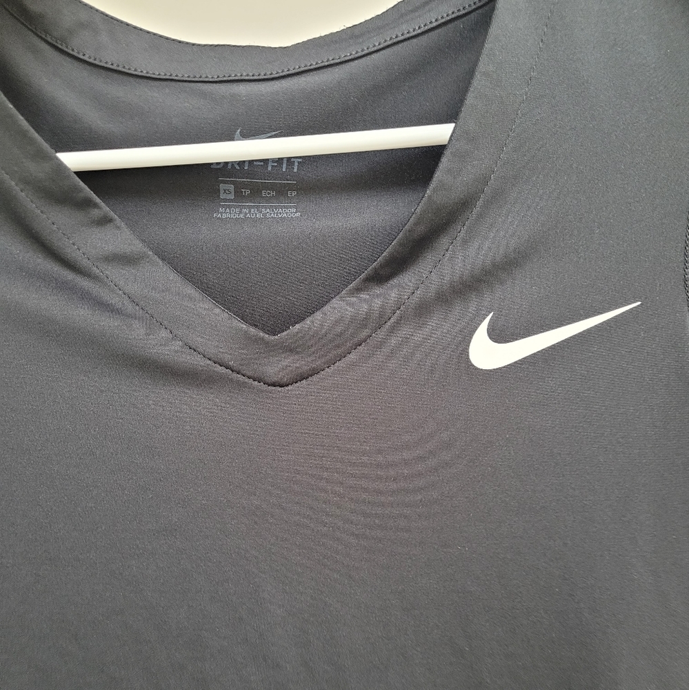 Nike tee - Picture 3 of 4